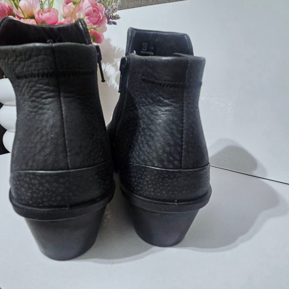 ECCO Skyler Women's Black Leather Side Zip Wedge Booties 7-7.5 EU 38 - Picture 5 of 7